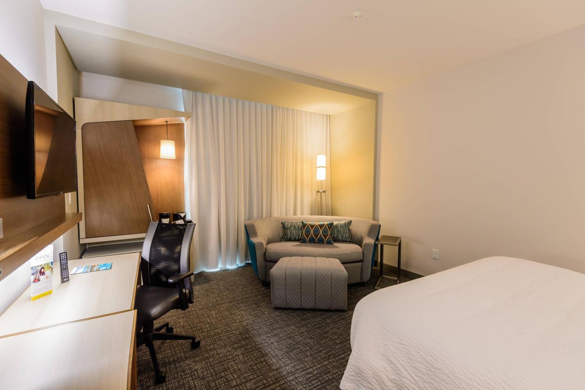 Courtyard By Marriott Лейк Джаксън Екстериор снимка