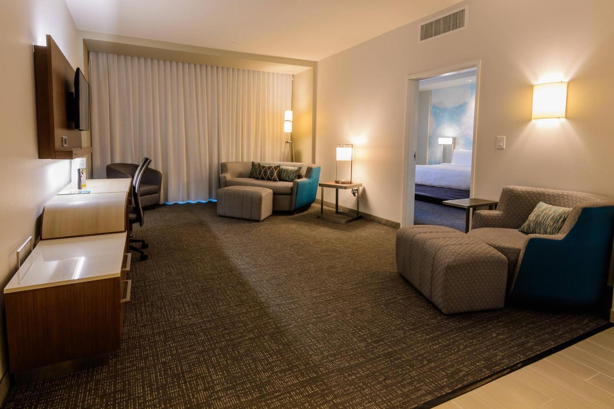 Courtyard By Marriott Лейк Джаксън Екстериор снимка