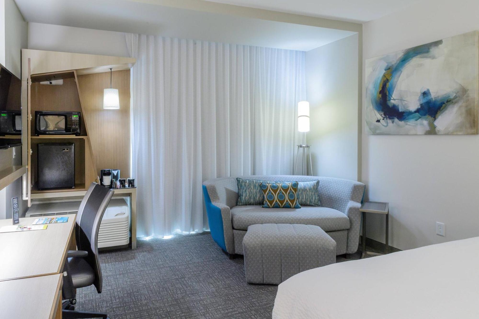 Courtyard By Marriott Лейк Джаксън Екстериор снимка